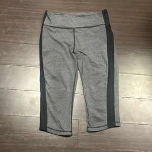 Lululemon capris size 10